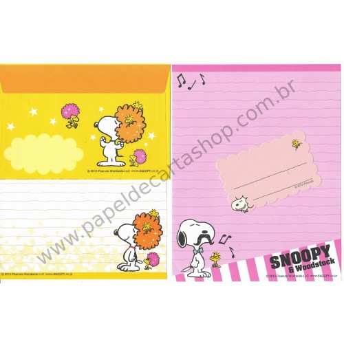 Kit 2 Conjuntos de Papel de Carta Snoopy & Woodstock Peanuts 2012