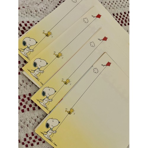 Coleção de Papéis de Carta Snoopy Hallmark Crown Trademarket